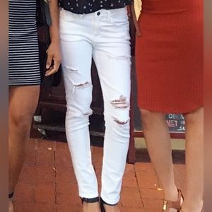 Joe’s jeans white distressed skinny jeans size 25